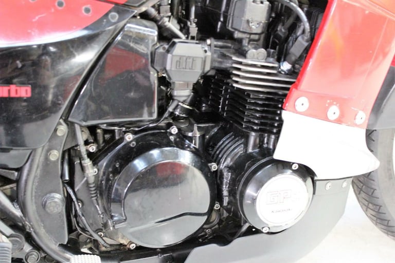 1984 84 A reg KAWASAKI GPZ 750 TURBO Z ZX CLASSIC UNRESTORED NEW MOT UK BIKE 40K