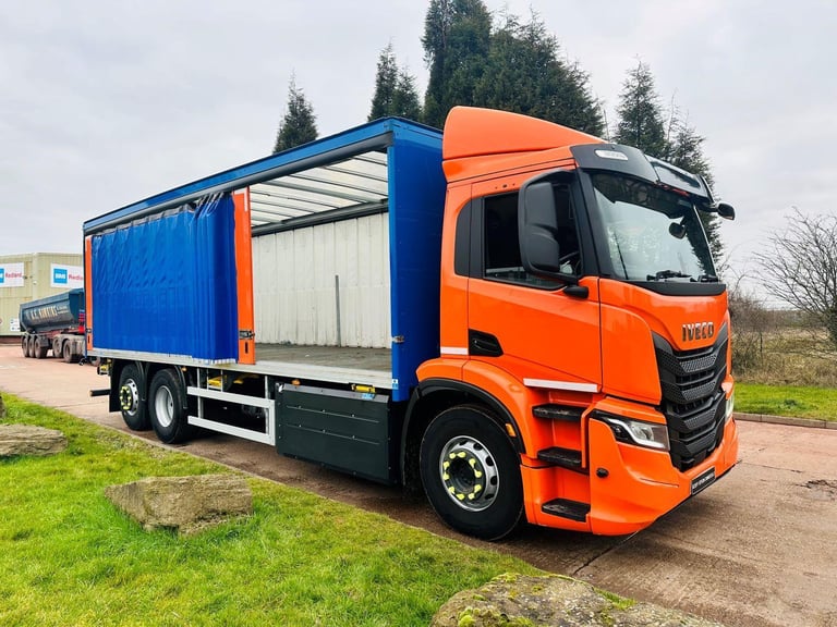 2023 (23) IVECO S-WAY 400 CNG 6X2 REAR LIFT STEER AXLE CURTAINSIDERS