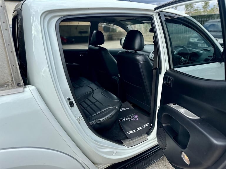 2015 Mitsubishi L200 Double Cab DI-D Barbarian 4WD Auto 176Bhp PICK UP Diesel Automatic