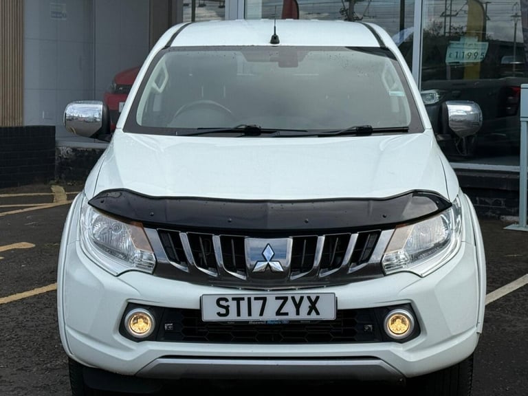 2017 Mitsubishi L200 2.4 DI-D DC Titan Pickup Double Cab 4dr Diesel Manual 4WD Euro 6 (178 ps) Di...