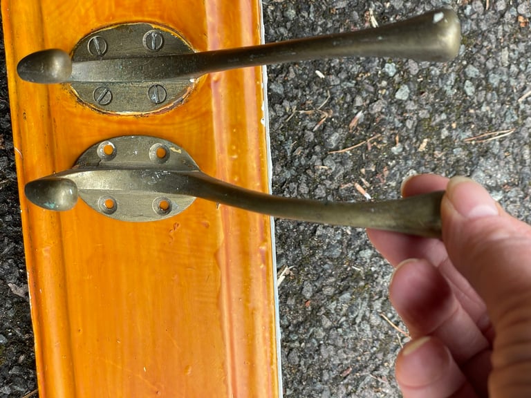 Victorian Coat Hook Wall Rack With 6 Antique Brass Hooks 