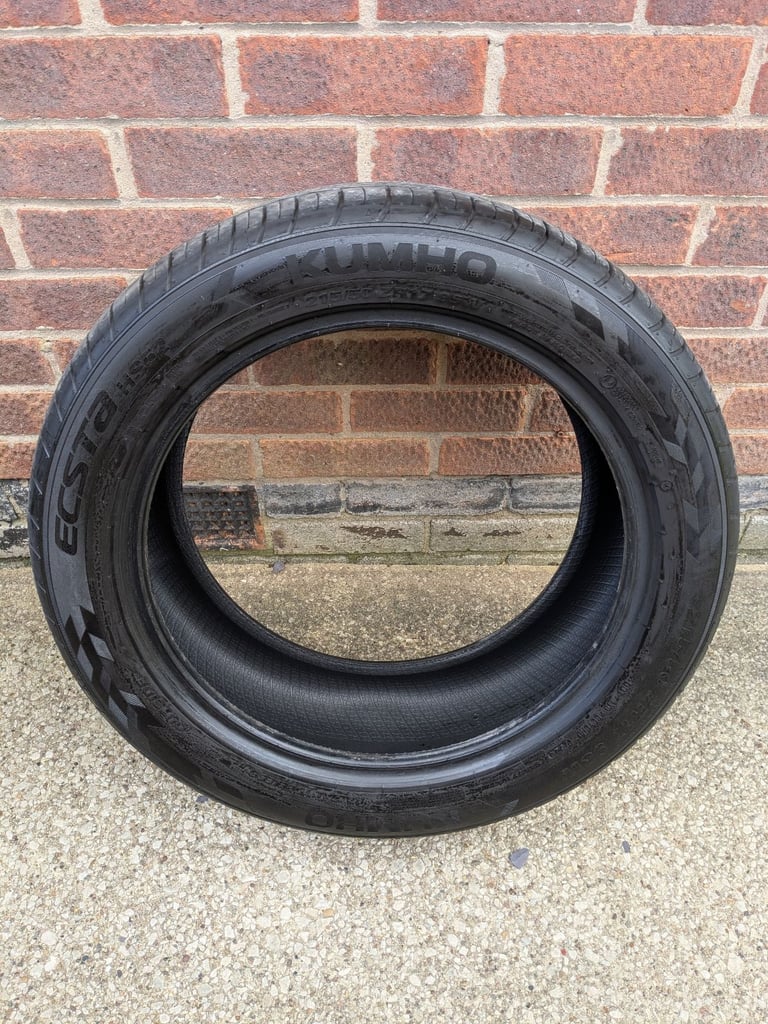 4 X 215/50 ZR17 95W XL Kumho Ecsta HS52 TYRES *A* WET (used but nearly new): £150 (RRP £320 Approx)