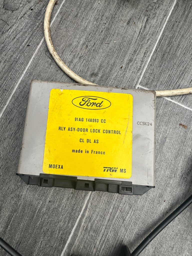 Breaking Ford Orion 1993 on a k reg