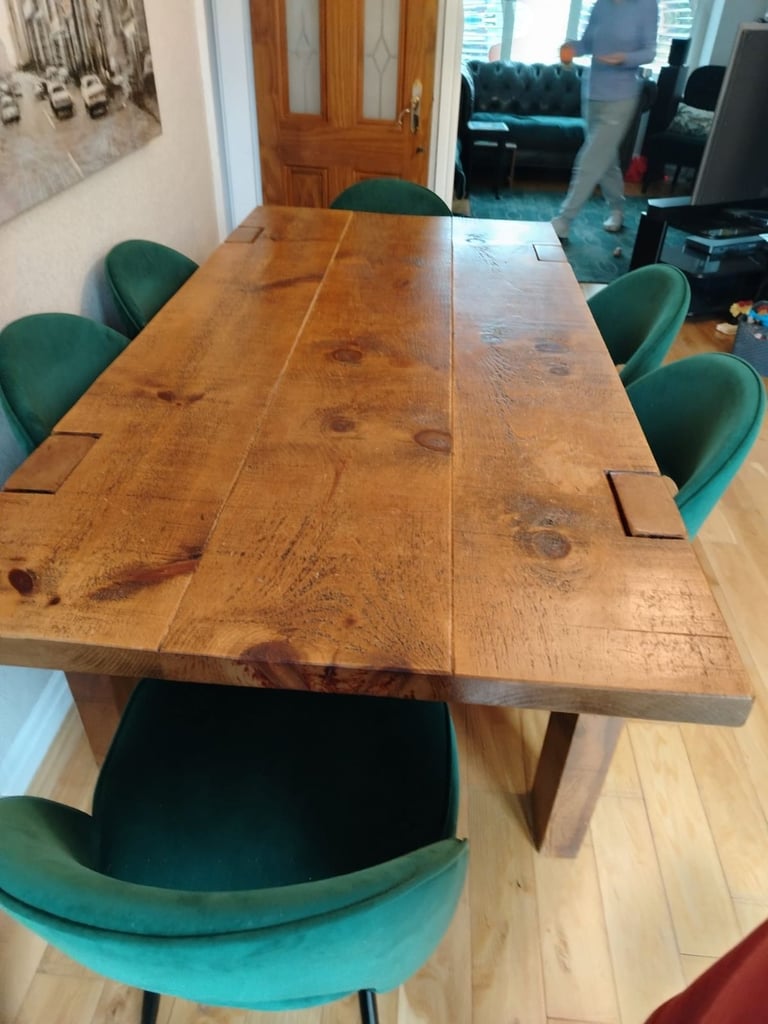 Langhorns plank table