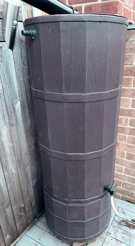 image for Water butt & stand 