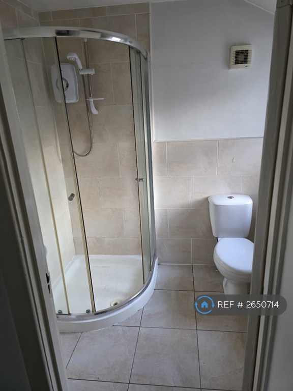 1 bedroom flat in Tulliallen, Liverpool, L22 (1 bed) (#2650714)