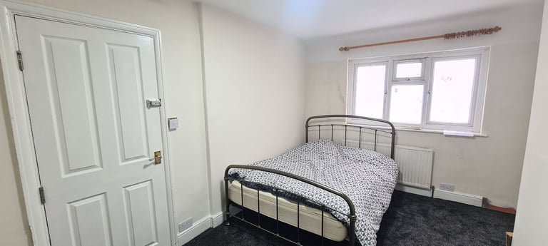 Hmo double room in cowley incl bills