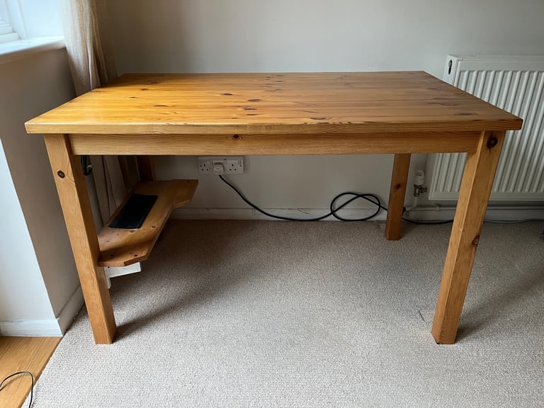 Pine Table 73cm x 116cm x 72cm Tall