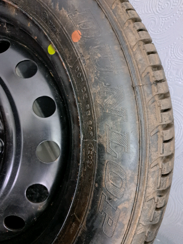 195/60 R15 88 V WHEEL AND TYRE (DUNLOP)