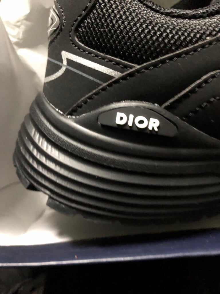 Dior b30’s brand new