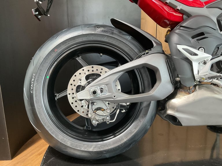 Ducati Streetfighter V4S 2025 in Stock! FREE UK DELIVERY! Stunning! 4.9% APR!!
