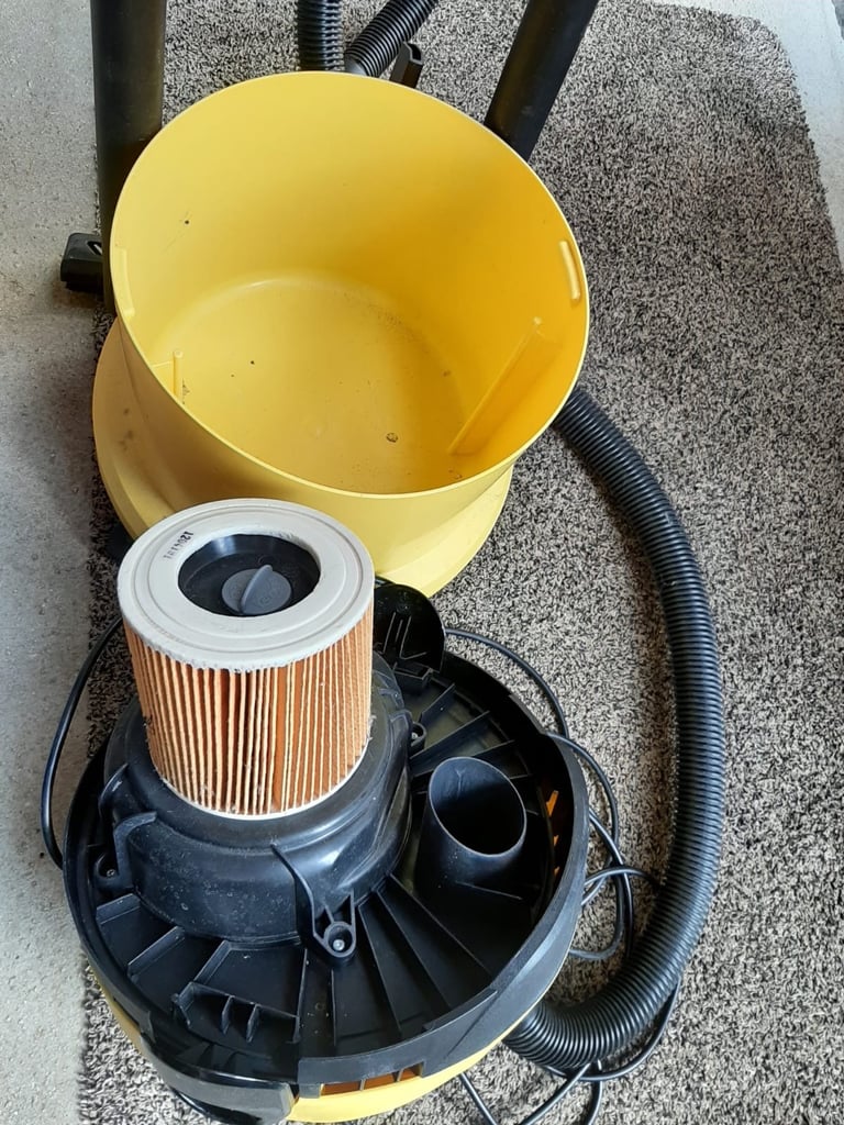 Karcher WD2 Wet Dry Vacuum.