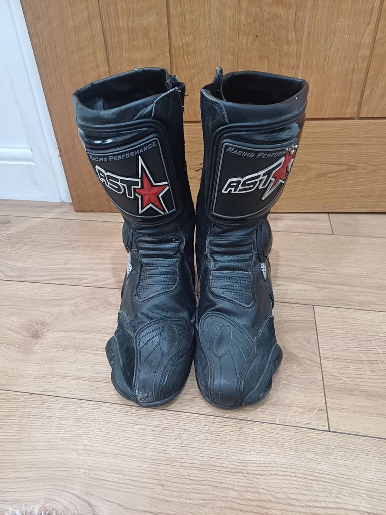 Size 41/8 RST boots. 