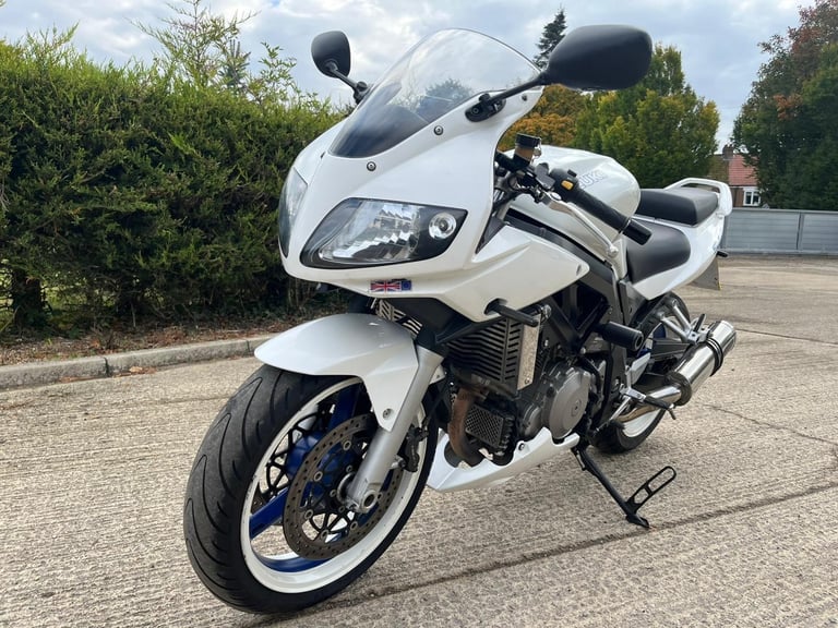 2007 57 SUZUKI SV1000S SPORTS TOURING SV 1000 SV1000 WHITE 19k MILES NEW MOT