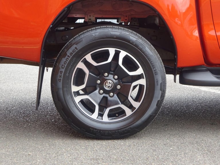 2021 Toyota Hilux 2.8 D-4D Invincible Auto 4WD Euro 6 (s/s) 4dr PICK UP Diesel Automatic