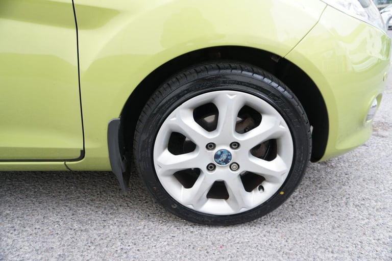 2010 Ford Fiesta 1.6 Titanium 5dr HATCHBACK Petrol Manual
