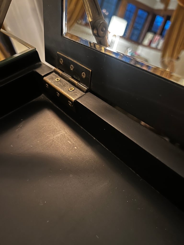 Mirrored dressing table/vanity 