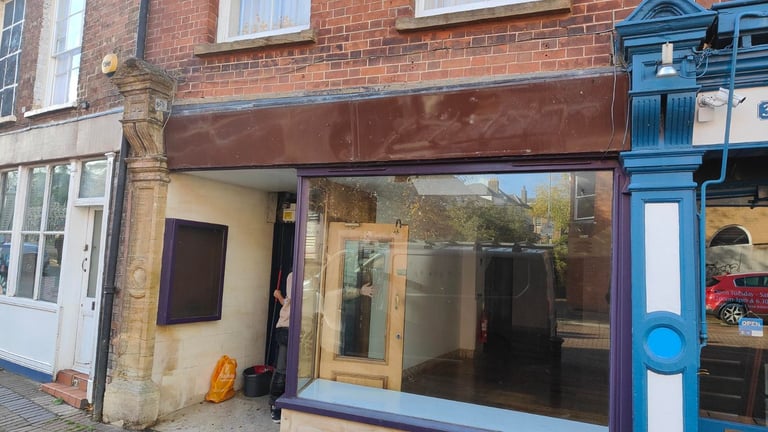 Shop for Rent - High St, Taunton - £135 per week - Direct from Landlord - No Premiums
