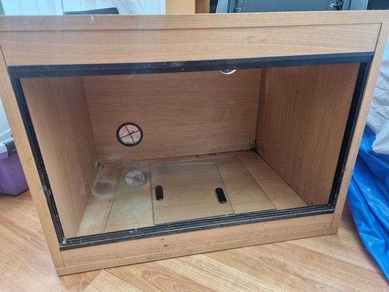 image for Reptile enclosure vivarium glass front