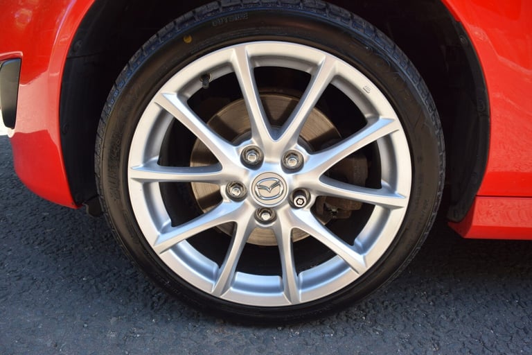 MAZDA MX-5 2.0 i Sport Tech Red Manual Petrol 2012