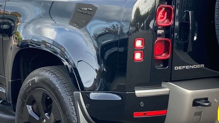2025 Land Rover Defender 3.0 D250 X-Dynamic SE 90 3dr Auto ESTATE DIESEL Automatic