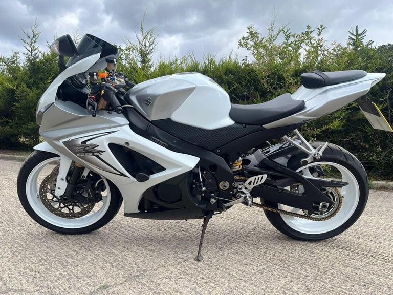 2008 08 SUZUKI GSXR 1000 K8 GSXR1000 SUPER SPORT SILVER  WHITE 19k MILES