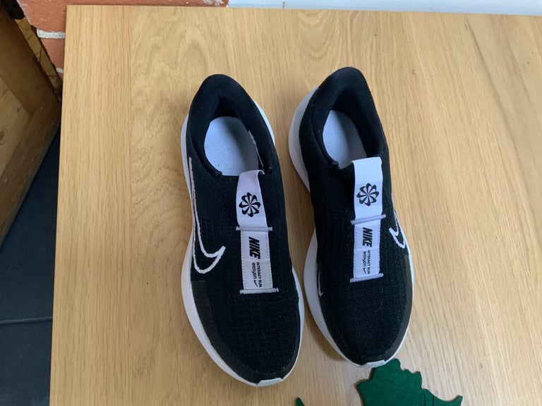  Nike interact run easy on shoes size 5
