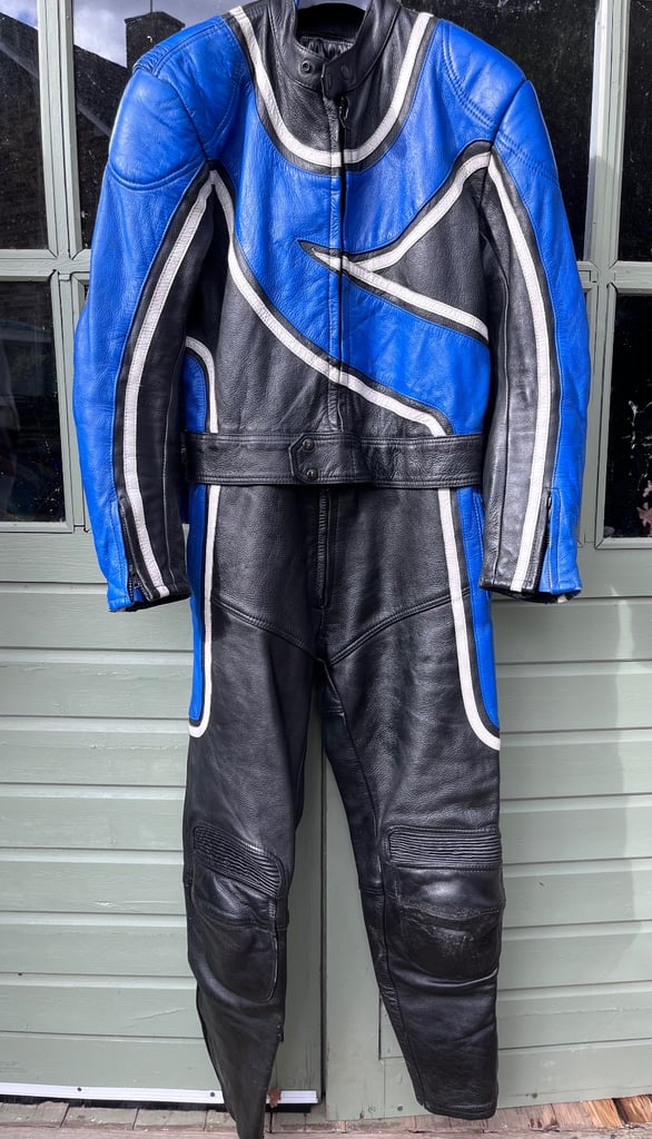 Icon Sport Leather Motor Cycle two piece Suit Men’s Size L  Very Good Condition