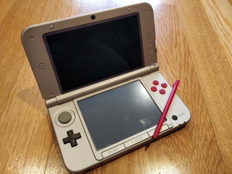 Nintendo 3DS XL Retro NES Edition | in Westminster, London | Gumtree