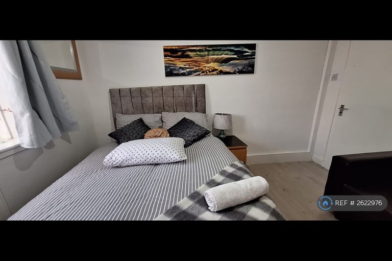 2 bedroom flat in Warwickhill Road, Kilmarnock, KA1 (2 bed) (#2622976)