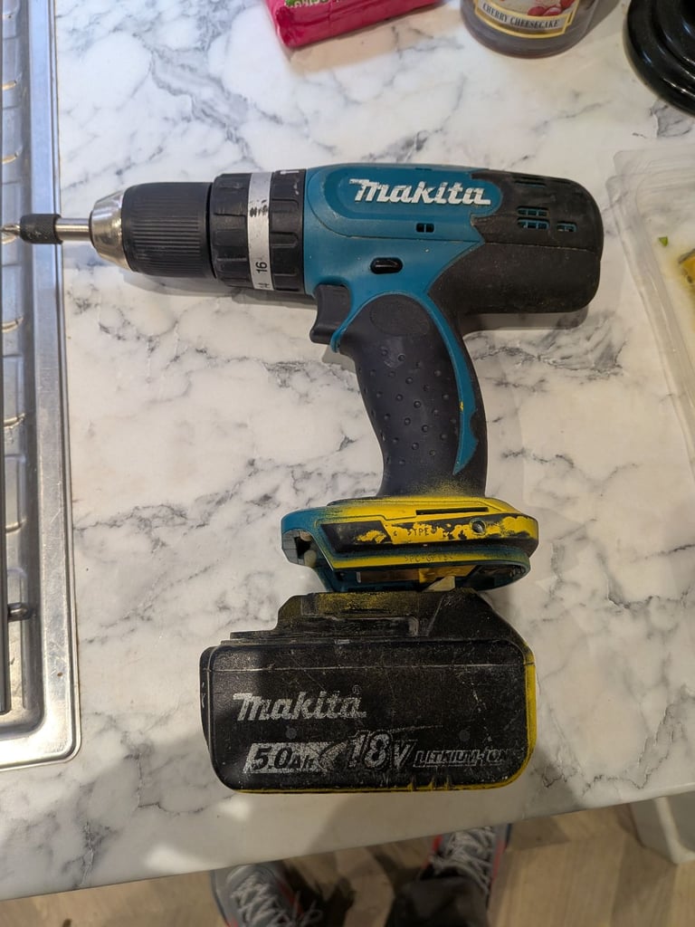 makita 18v drill and 5ah battery