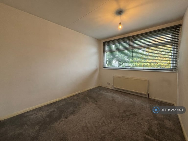 3 bedroom house in Brushes Road, Stalybridge, SK15 (3 bed) (#2644104)