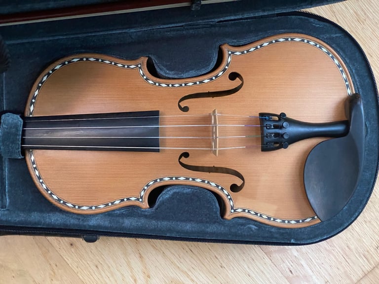 image for Full-size high-quality violin with case and bow