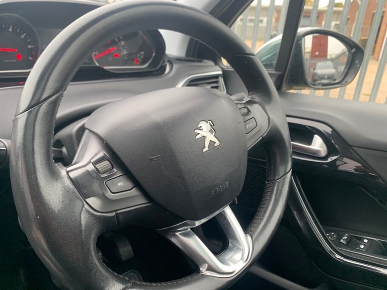 2014 Peugeot 208 STYLE *** RAC APPROVED *** RAC WARRANTY *** Hatchback Petrol Manual