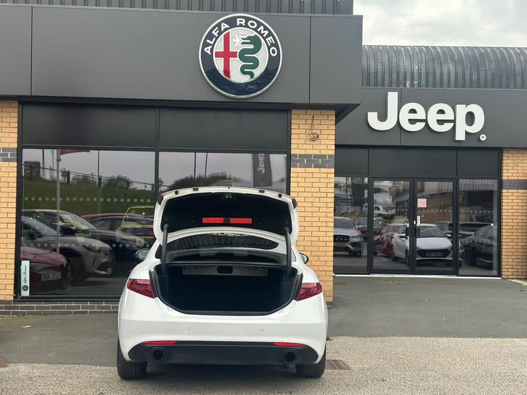 2022 Alfa Romeo Giulia 2.0 TB Sprint 4dr Auto SALOON Petrol Automatic