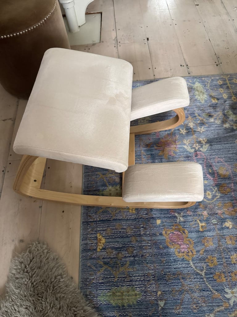 Ergonomic posture stool. 