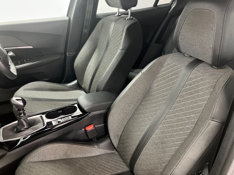 2024 Peugeot 2008 1.2 PureTech Allure 5dr Estate PETROL Manual