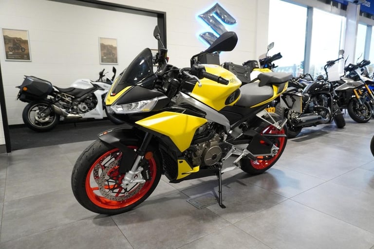 Aprilia Tuono 660, 2024, Yellow with just 1166miles