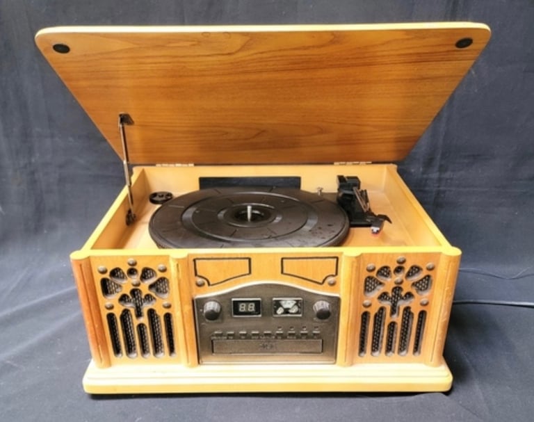 Prolectrix Retro/Vintage Turntable, AM/FM Radio with CD & Cassette Player