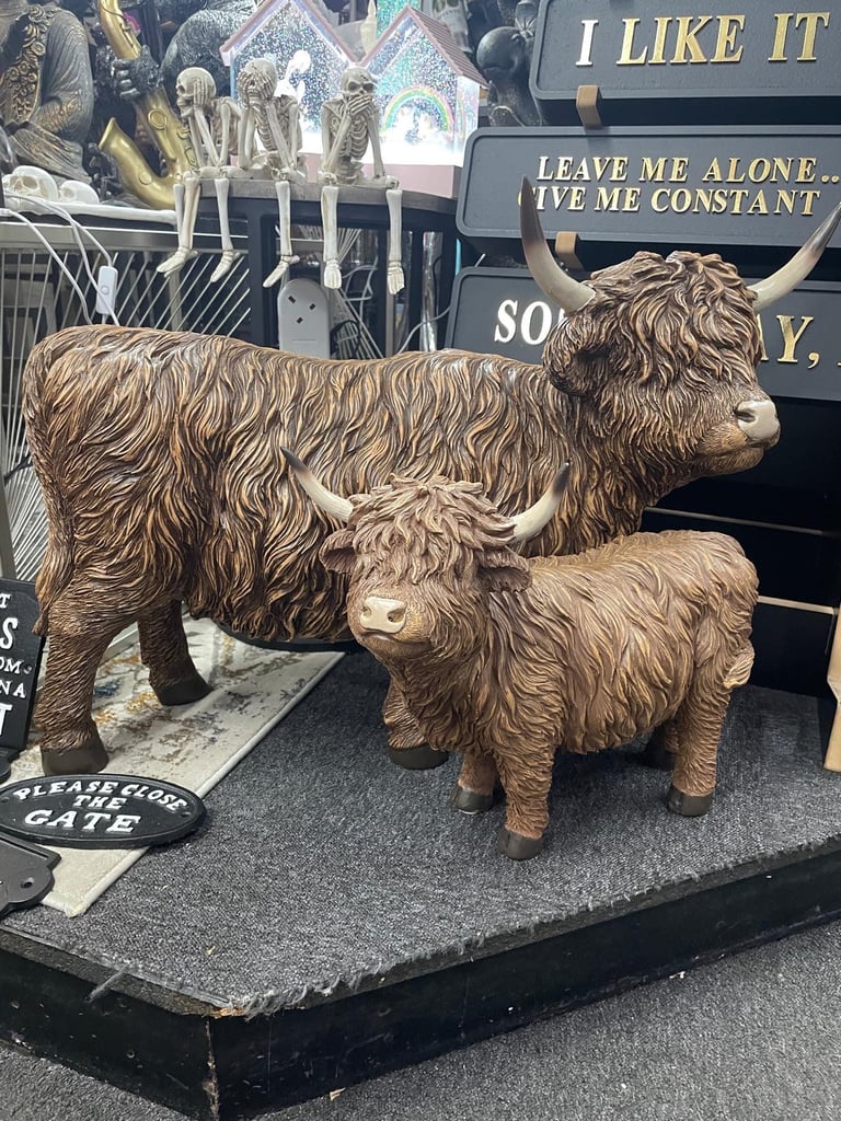 Highland cow ornament medium and XL ornament NEW & BOXED