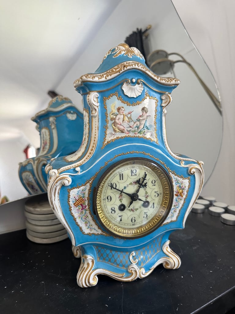 image for Antique French mantel Clock 