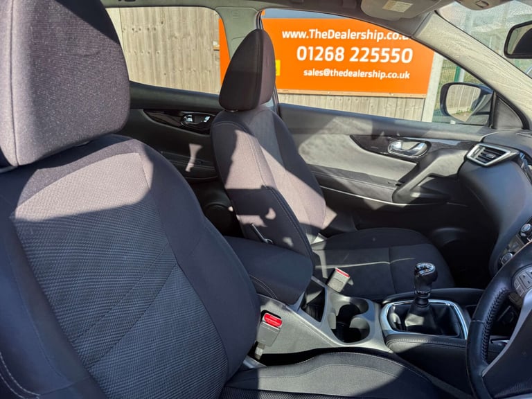 2015 Nissan Qashqai 1.6 DiG-T N-Tec+ 5dr HATCHBACK PETROL Manual