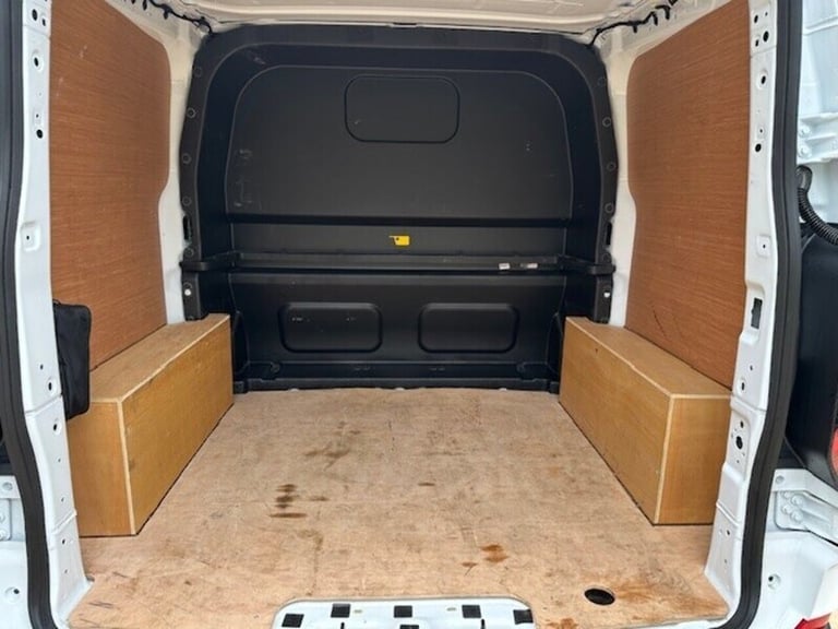 2025 Ford Transit Custom T320 2.0TDCi TREND DCIV 6 Seat SWB L1 110PS Combi Van Diesel Manual