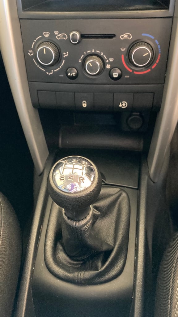 Peugeot, 207, Hatchback, 2011, Manual, 1360 (cc),5 doors - Image 8