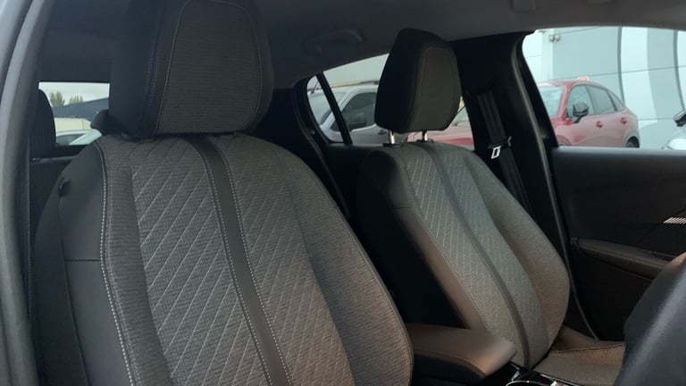 2024 Peugeot 208 50kWh E-Style Hatchback 5dr Electric Auto (7.4kW Charger) (136 ps) Hatchback Ele...