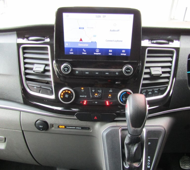 2022 Ford Tourneo Custom 2.0 EcoBlue 130ps L/R 9 Seater Titanium Auto Minibus Diesel Automatic