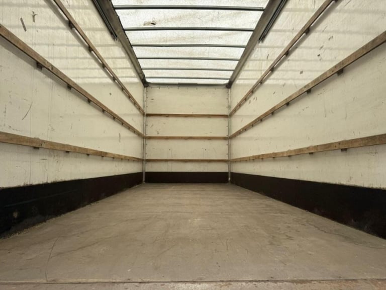 DAF LF 180 4x2 AUTOMATIC BOX TRUCK WITH TAIL LIFT