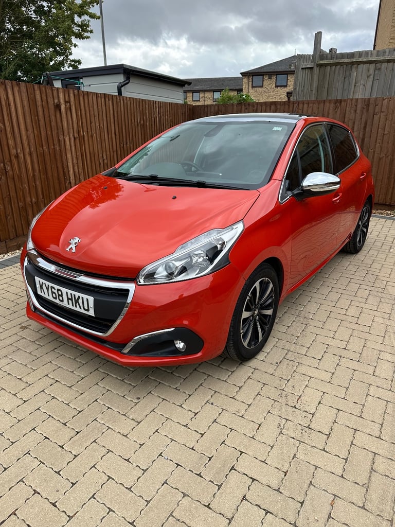 Peugeot, 208 2018, Manual, only 16k miles 