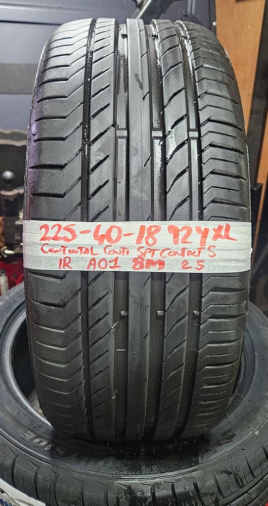 1 x 225 40 18 Continental Conti Sport Contact 8mm as new mobile tyre fitting 
