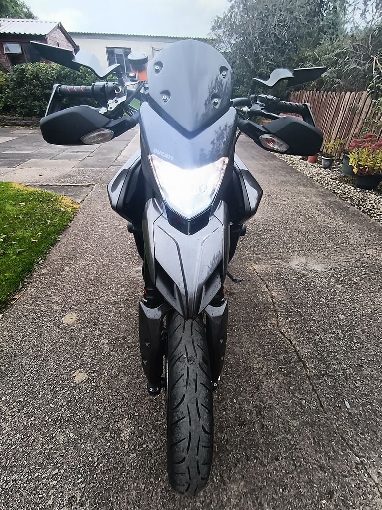 Ducati hypermotard 821 sp